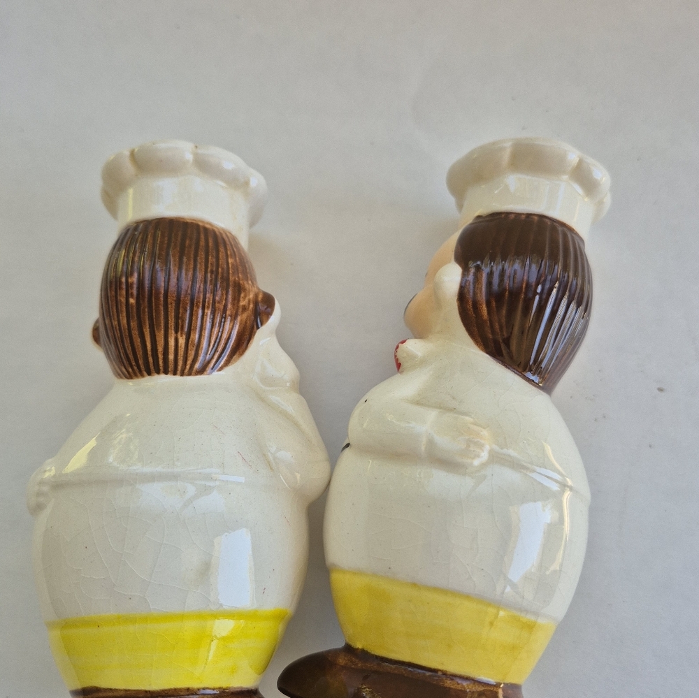 Chef Salt and Pepper Shakers Vintage 1970's. Retro Kitchen Decor. - Picture 5 of 6